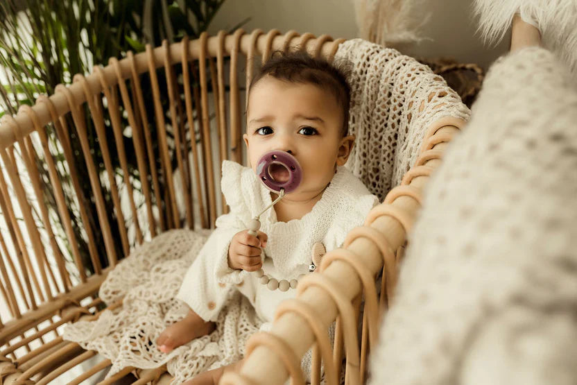 Ninni Co. Toffee Brown Pacifier Clip