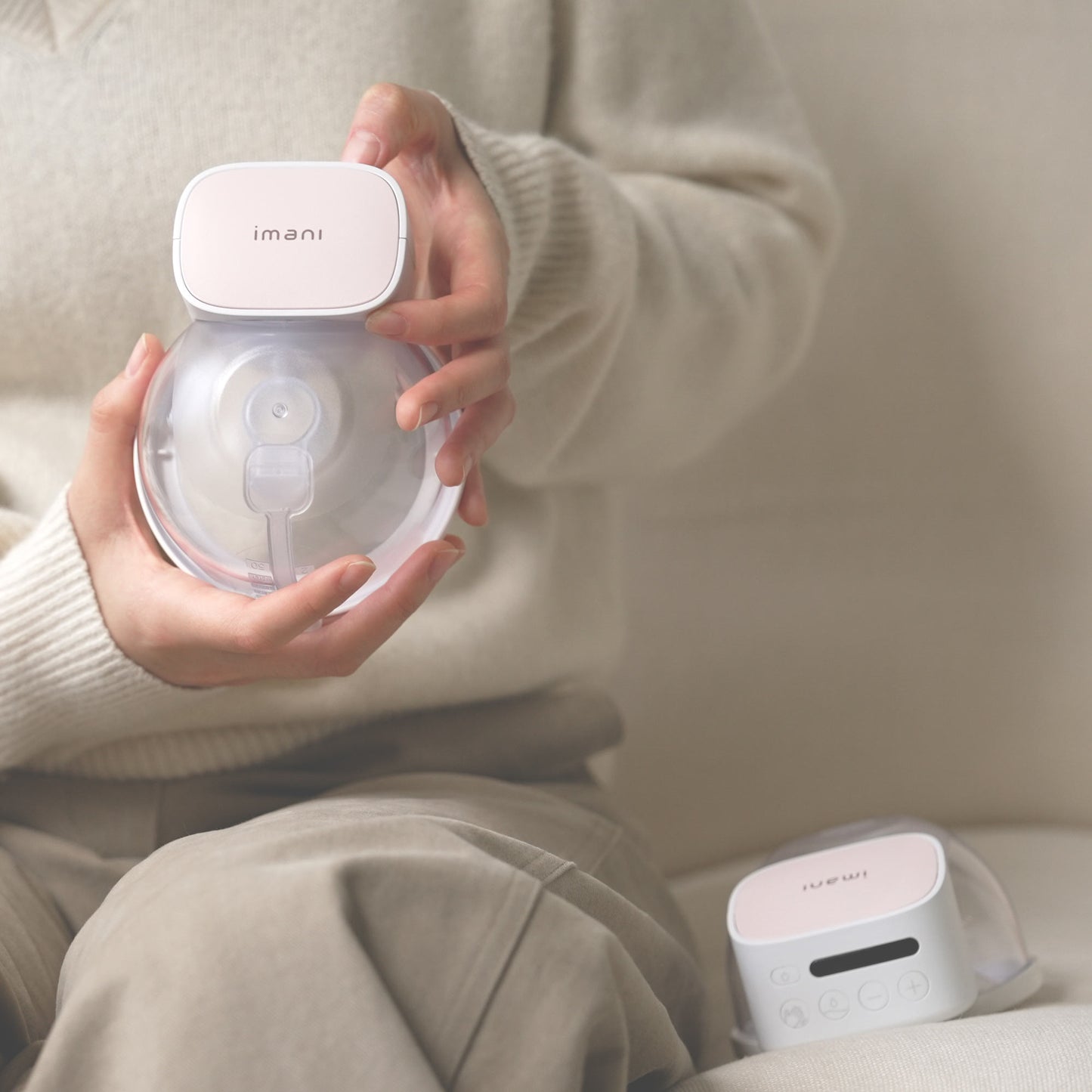 imani i2 Plus Pro Wearable Pumps with Charging Dock